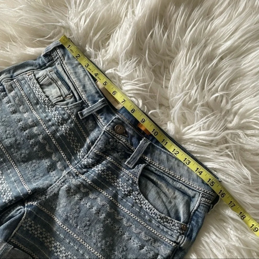 Anthro Pilcro stet embroidered denim jean short 28 - Picture 5 of 8